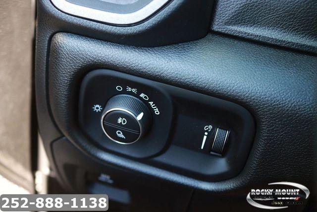 2026 Ram 1500 Warlock Crew Cab 4x4 5'7" Box