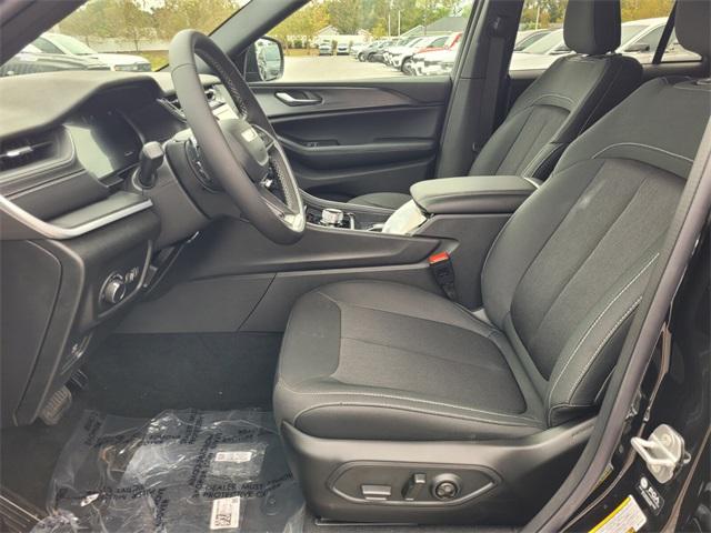 2025 Jeep Grand Cherokee GRAND CHEROKEE LAREDO X 4X2