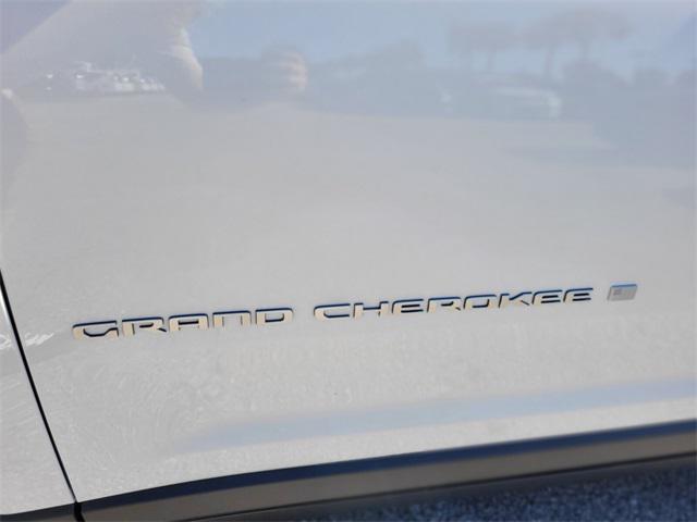 2025 Jeep Grand Cherokee GRAND CHEROKEE LAREDO 4X2