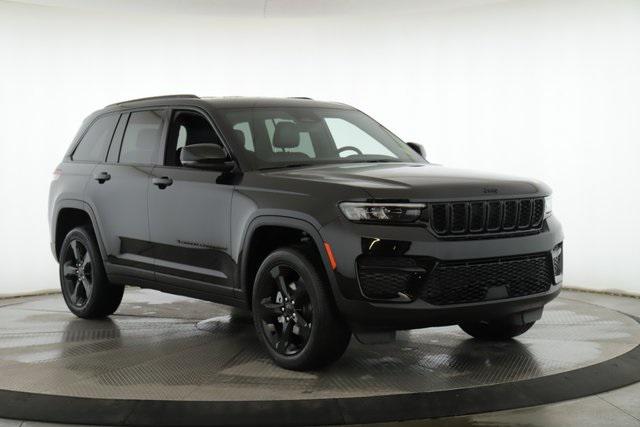 2025 Jeep Grand Cherokee GRAND CHEROKEE ALTITUDE 4X4