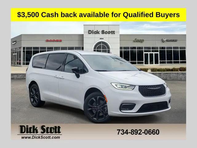 2026 Chrysler Pacifica PACIFICA SELECT AWD