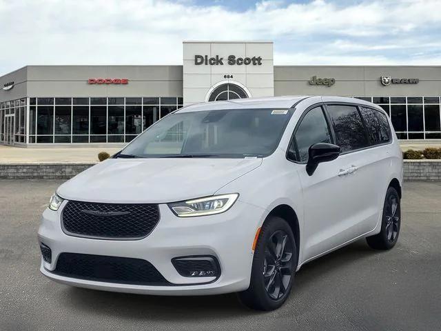 2026 Chrysler Pacifica PACIFICA SELECT AWD