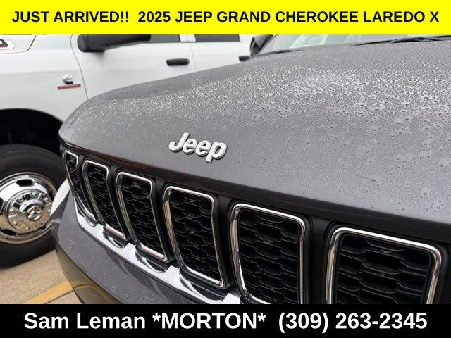 2025 Jeep Grand Cherokee GRAND CHEROKEE LAREDO X 4X4 2025 Jeep Grand Cherokee GRAND CHEROKEE LAREDO X 4X4