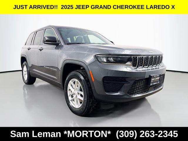 2025 Jeep Grand Cherokee GRAND CHEROKEE LAREDO X 4X4