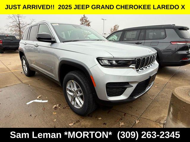 2025 Jeep Grand Cherokee GRAND CHEROKEE LAREDO X 4X4 2025 Jeep Grand Cherokee GRAND CHEROKEE LAREDO X 4X4