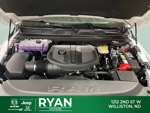 2026 Ram 1500 Warlock Crew Cab 4x4 5'7" Box