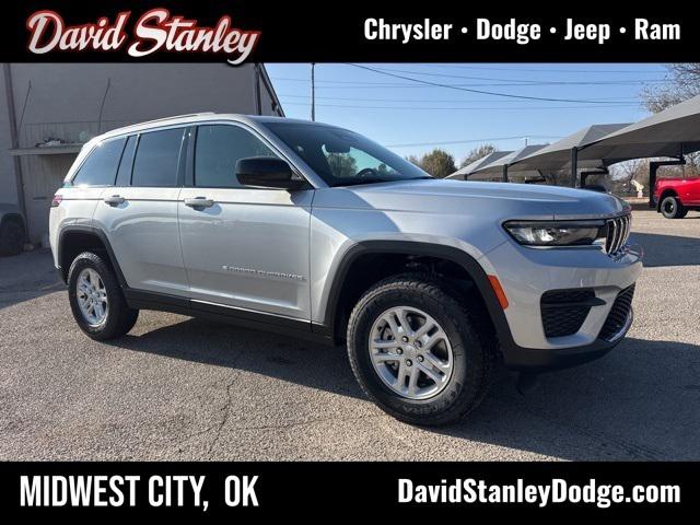 2025 Jeep Grand Cherokee GRAND CHEROKEE LAREDO 4X4