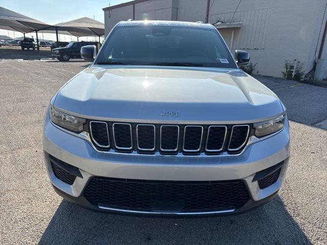 2025 Jeep Grand Cherokee GRAND CHEROKEE LAREDO 4X4