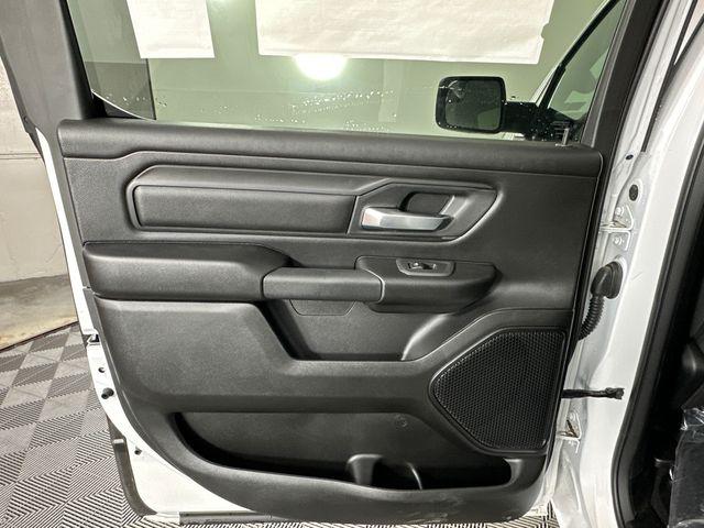 2026 Ram 1500 Express Crew Cab 4x4 5'7" Box