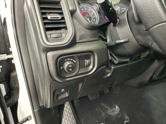 2026 Ram 1500 Express Crew Cab 4x4 5'7" Box