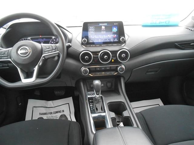 2024 Nissan Sentra SV Xtronic CVT