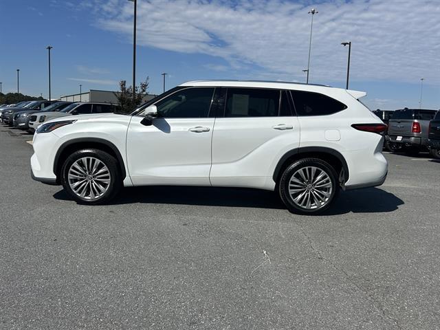 2023 Toyota Highlander Platinum 2023 Toyota Highlander Platinum