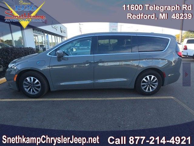2022 Chrysler Pacifica Hybrid Touring L