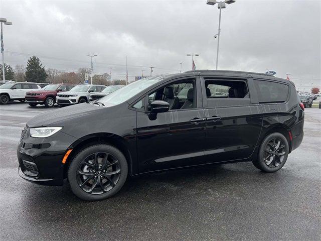 2026 Chrysler Pacifica PACIFICA LIMITED AWD