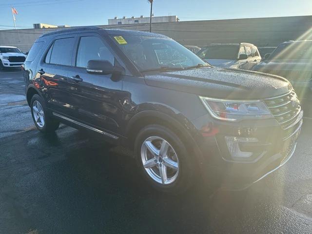 2017 Ford Explorer XLT 2017 Ford Explorer XLT