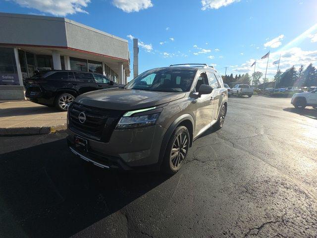 2023 Nissan Pathfinder Platinum 4WD