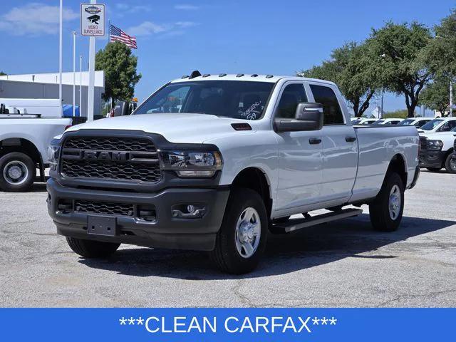 2023 RAM 3500 Tradesman Crew Cab 4x4 8 Box