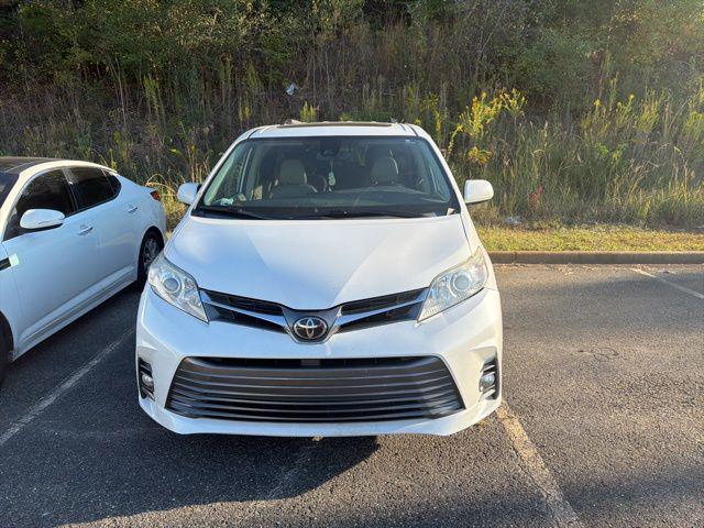 2020 Toyota Sienna XLE