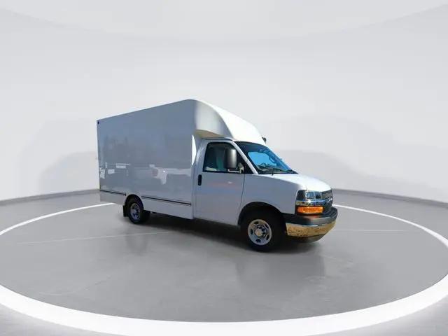 2025 Chevrolet Express Cutaway Work Van