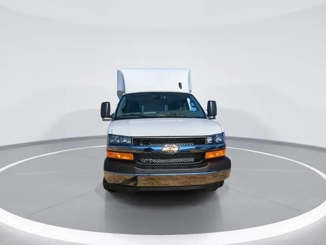 2025 Chevrolet Express Cutaway Work Van