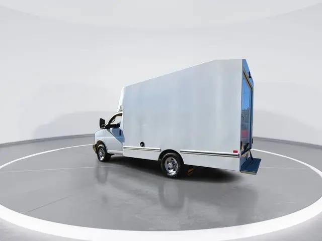 2025 Chevrolet Express Cutaway Work Van