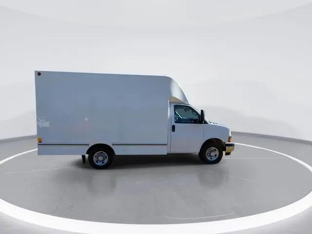 2025 Chevrolet Express Cutaway Work Van