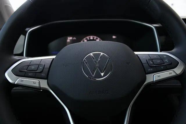 2025 Volkswagen Taos 1.5T SE Black
