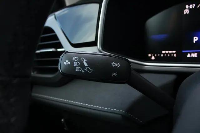2025 Volkswagen Taos 1.5T SE Black