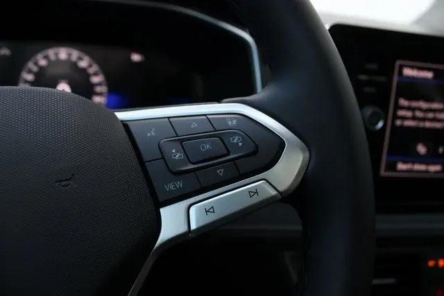 2025 Volkswagen Taos 1.5T SE Black