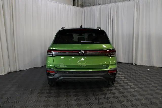 2025 Volkswagen Taos 1.5T SE Black