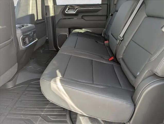 2026 GMC Sierra 2500HD Crew Cab, Standard Bed, SLT, 4WD
