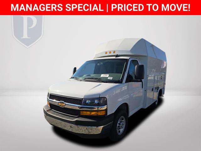 2025 Chevrolet Express Cutaway Work Van