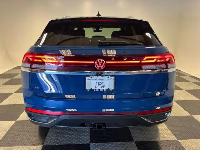 2026 Volkswagen Atlas Cross Sport SE with Technology