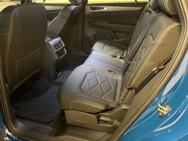 2026 Volkswagen Atlas Cross Sport SE with Technology