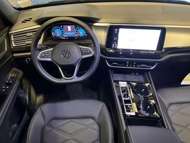 2026 Volkswagen Atlas Cross Sport SE with Technology