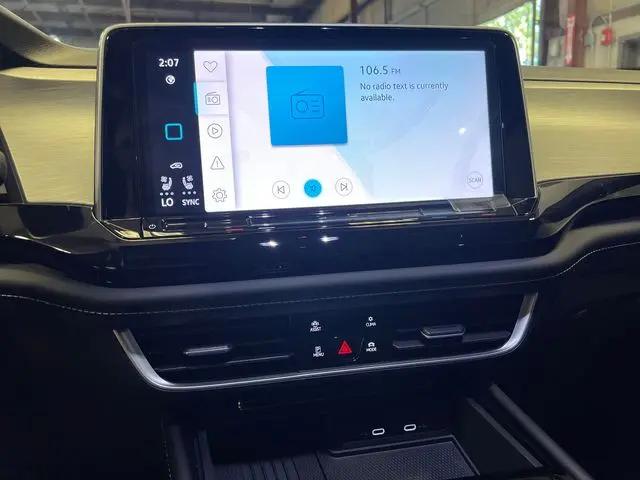 2026 Volkswagen Atlas Cross Sport SE with Technology