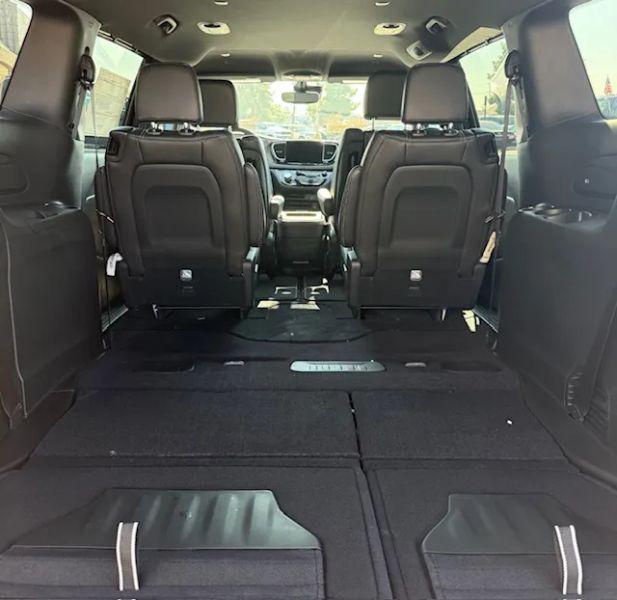 2026 Chrysler Pacifica Select AWD
