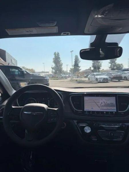 2026 Chrysler Pacifica Select AWD