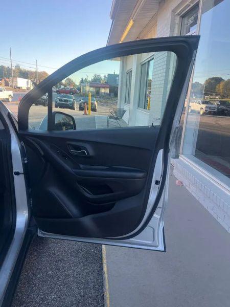2021 Chevrolet Trax FWD LT