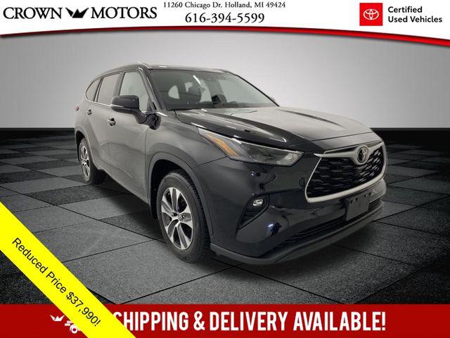 2023 Toyota Highlander XLE's photo