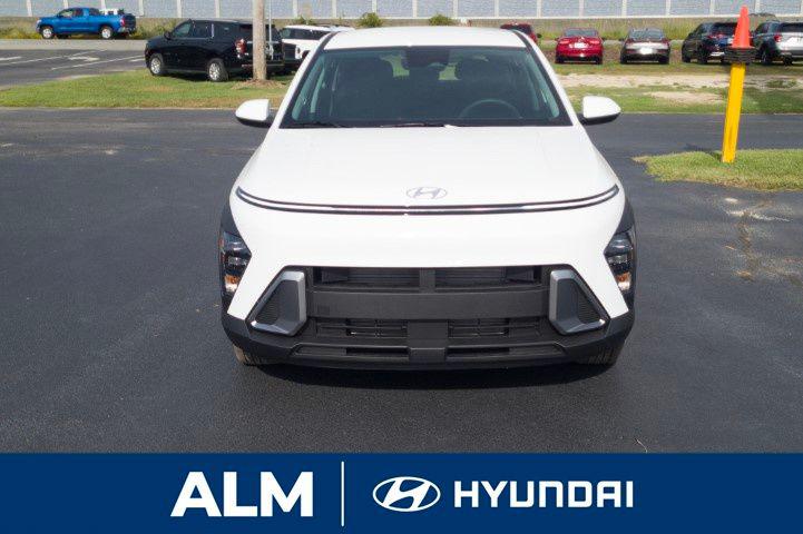 New 2026 White HYUNDAI SE FWD image 3