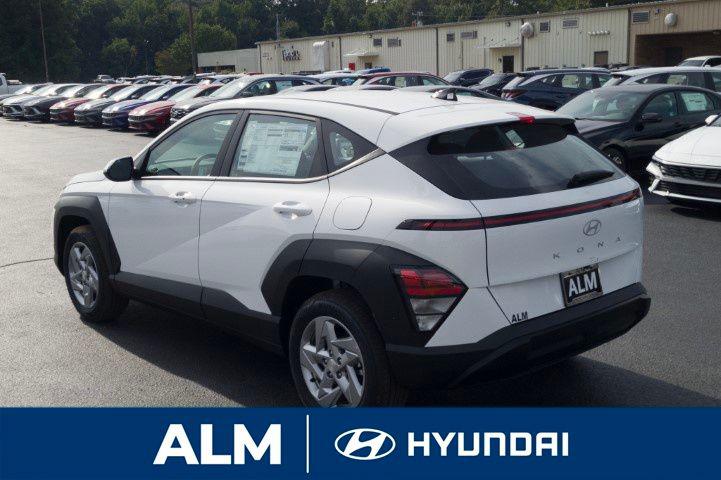 New 2026 White HYUNDAI SE FWD image 9