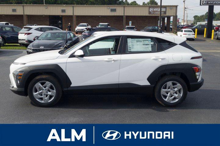 New 2026 White HYUNDAI SE FWD image 10