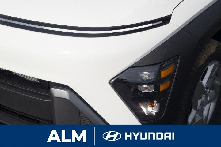 New 2026 White HYUNDAI SE FWD image 11