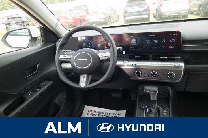 New 2026 White HYUNDAI SE FWD image 19