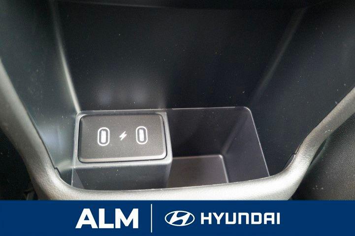 New 2026 White HYUNDAI SE FWD image 20