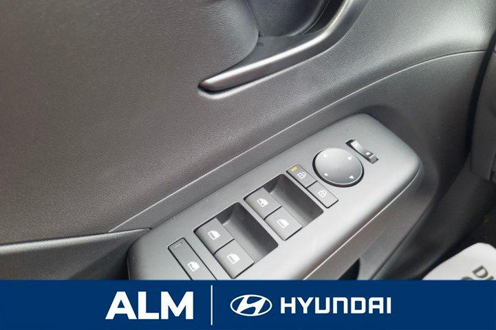 New 2026 White HYUNDAI SE FWD image 26