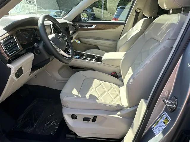 2026 Volkswagen Atlas SE with Technology