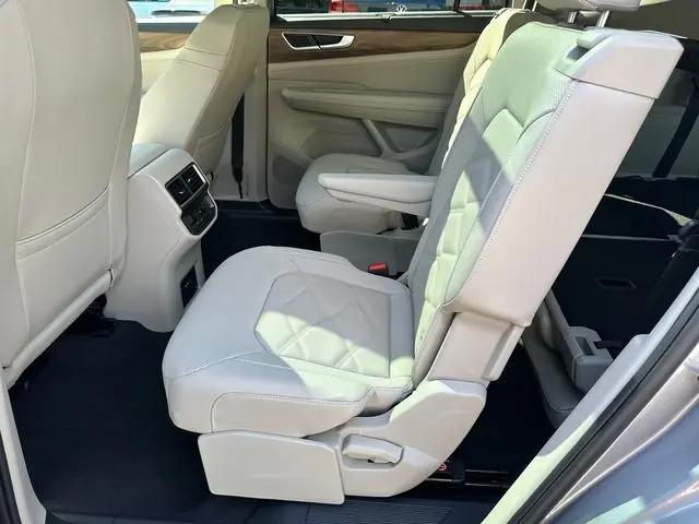 2026 Volkswagen Atlas SE with Technology