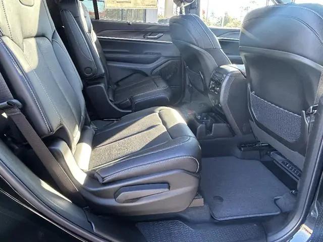 2025 Jeep Grand Cherokee L Limited 4x2